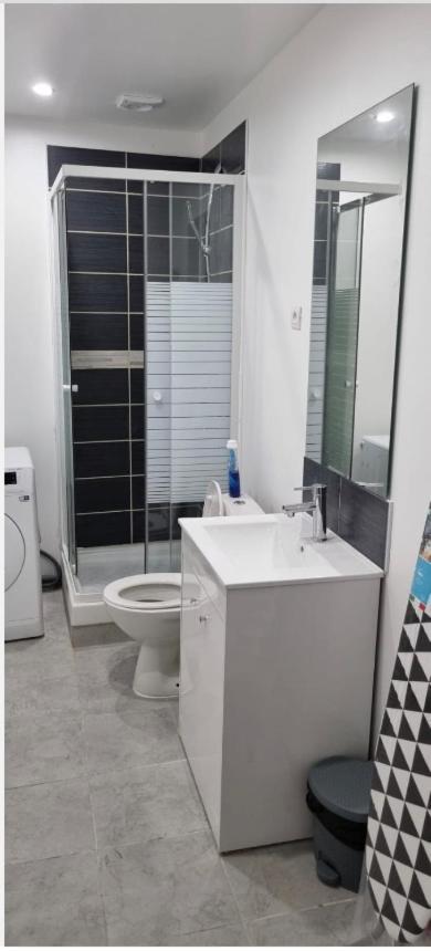 R1/Logement Proche De Paris - Villiers Le Bel Luaran gambar
